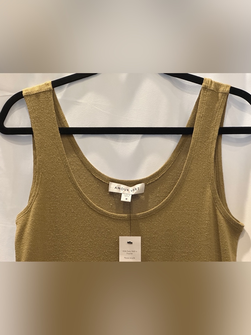 Amour Vert Clarisse 100% Silk Tank Top NWT Elm Olive Green Stretch Knit Size M - Picture 3 of 8